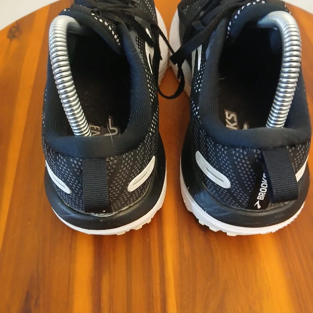 Brooks Revel 6 Women 9 Black Running Shoes Sneakers 1203861B012